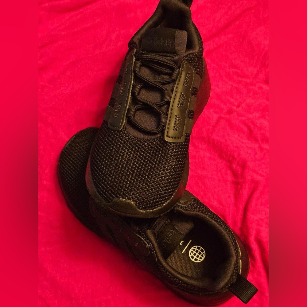 Adidas boys slip on sneakers